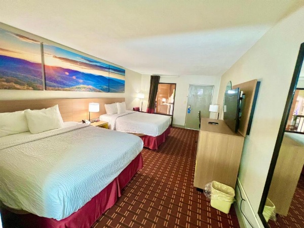 Days Inn by Wyndham Athens image 14